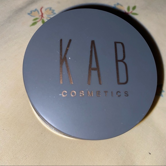 KAB COSMETICS Loose Setting Powder.NEW - Picture 3 of 3